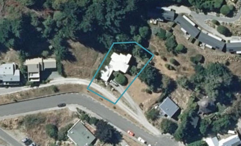 17 McKerrow Place, Sunshine Bay, Queenstown - Carousel 1