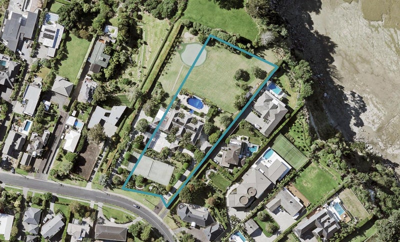 243 Bleakhouse Road, Mellons Bay, Auckland - Carousel 1