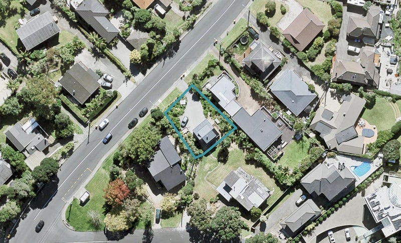 2/899 Beach Road, Waiake, Auckland - Carousel 1