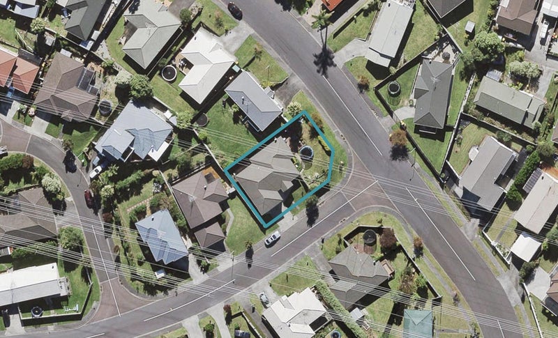 1 Killygordon Place, Massey, Auckland - Carousel 1