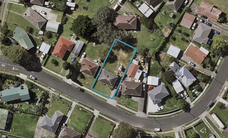 37 Awatere Street, Clover Park, Auckland - Carousel 1