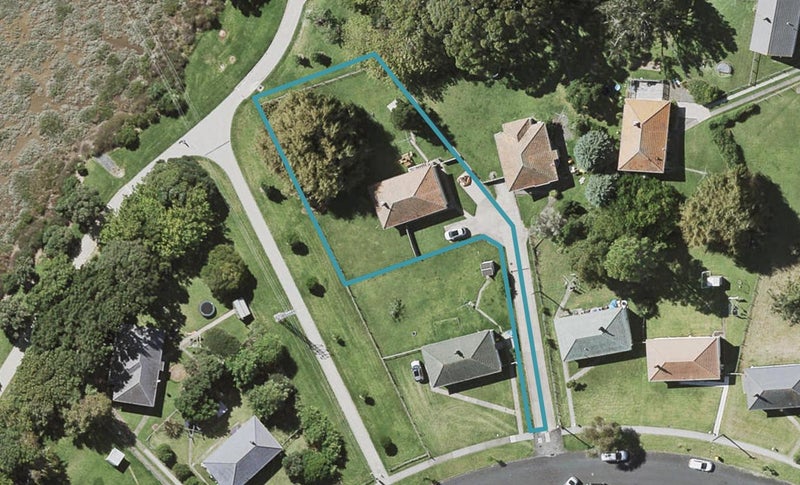 9 Hillary Crescent, Belmont, Auckland - Carousel 1