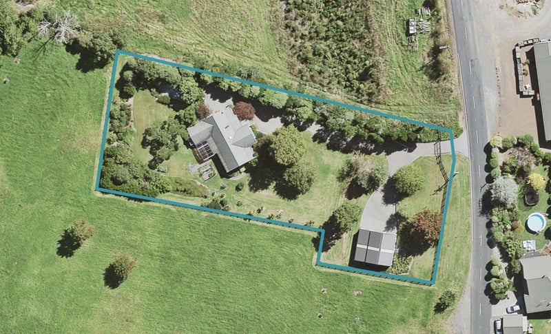 81 Shaw Road, Oratia, Auckland - Carousel 1