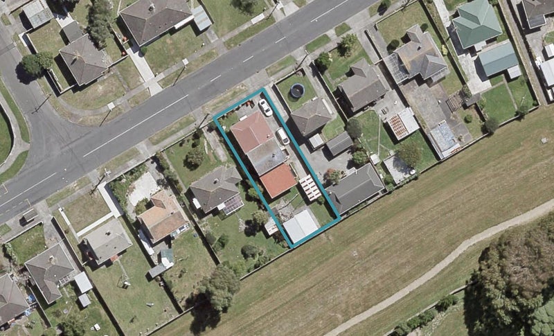 32 Reynolds Street, Taita, Lower Hutt - Carousel 1
