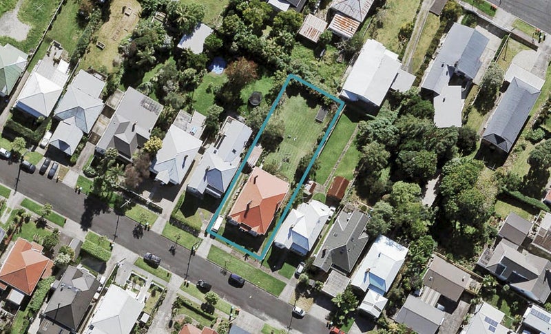 7 Springfield Road, Morningside, Auckland - Carousel 1