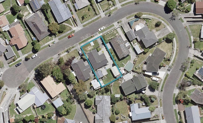 15 Omaha Grove, Totara Park, Upper Hutt - Carousel 1