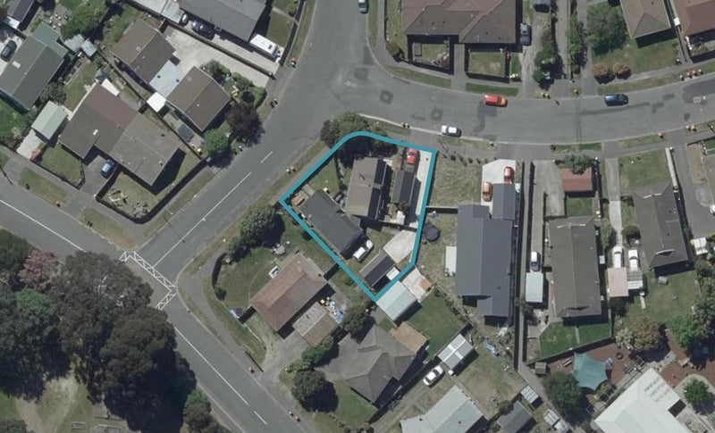 2 Kawau Crescent, Bromley, Christchurch - Carousel 1