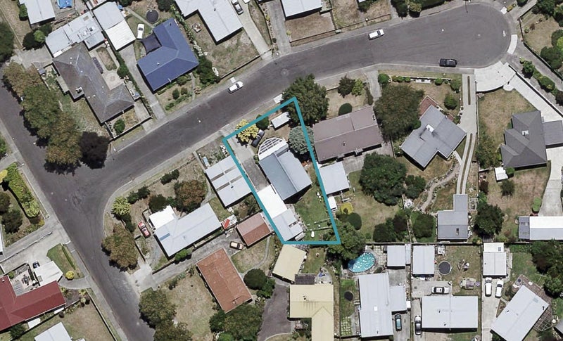 4 Kirkcaldy Place, Flaxmere, Hastings - Carousel 1