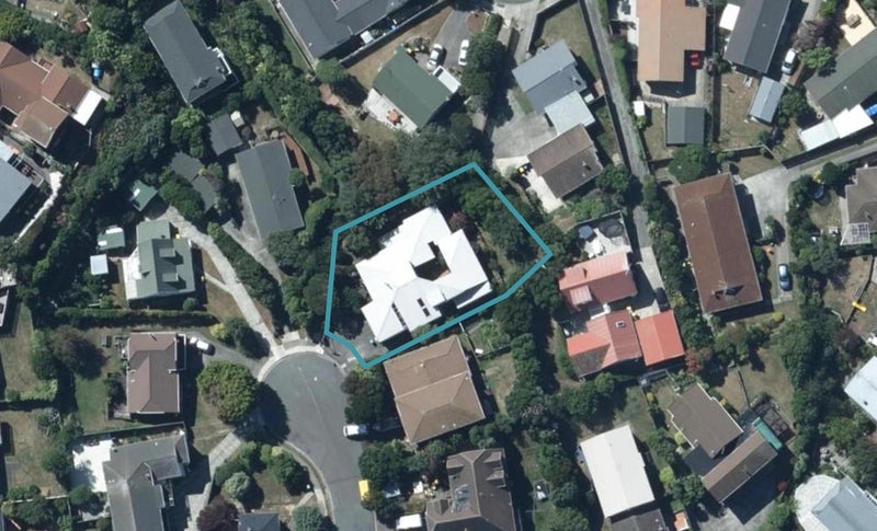 10 Tregony Place, Camborne, Porirua - Carousel 1