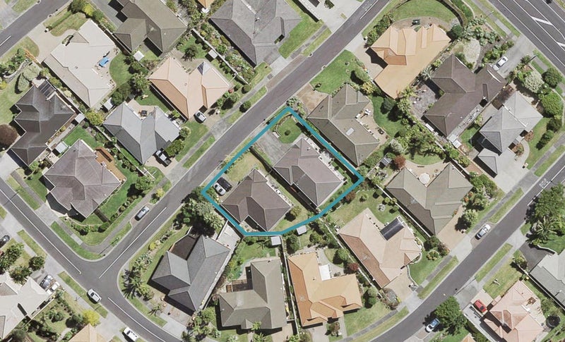 2/6 Somerton Rise, Henderson, Auckland - Carousel 1