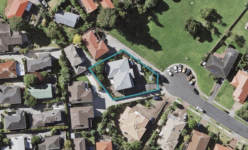 22 Spears Place, Botany Downs, Auckland - Carousel 1