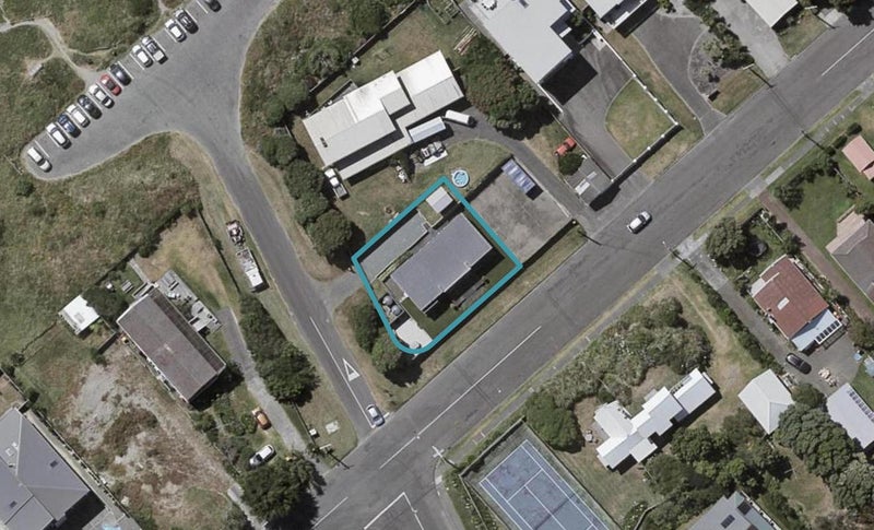 75 Tutere Street, Waikanae Beach, Waikanae - Carousel 1