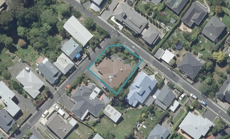 40 Brownville Crescent, Maori Hill, Dunedin - Carousel 1