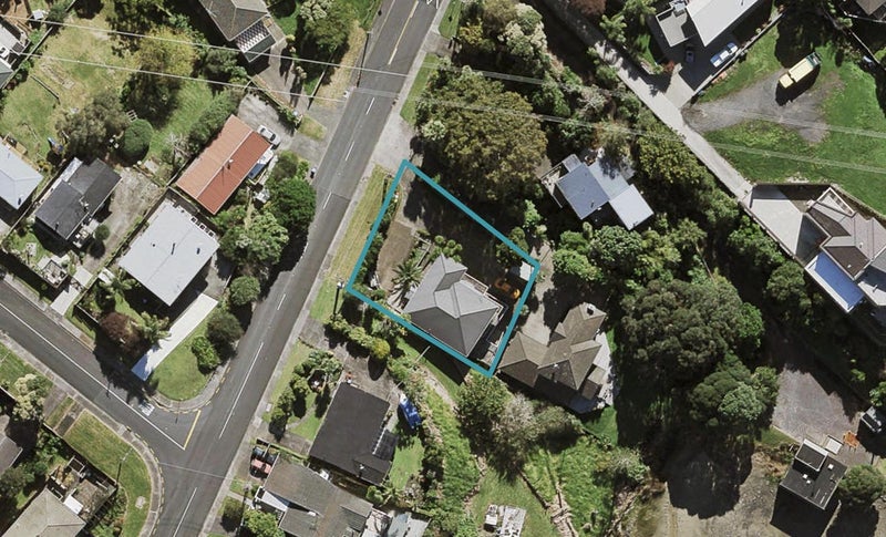 33 Frederick Street, Hillsborough, Auckland - Carousel 1