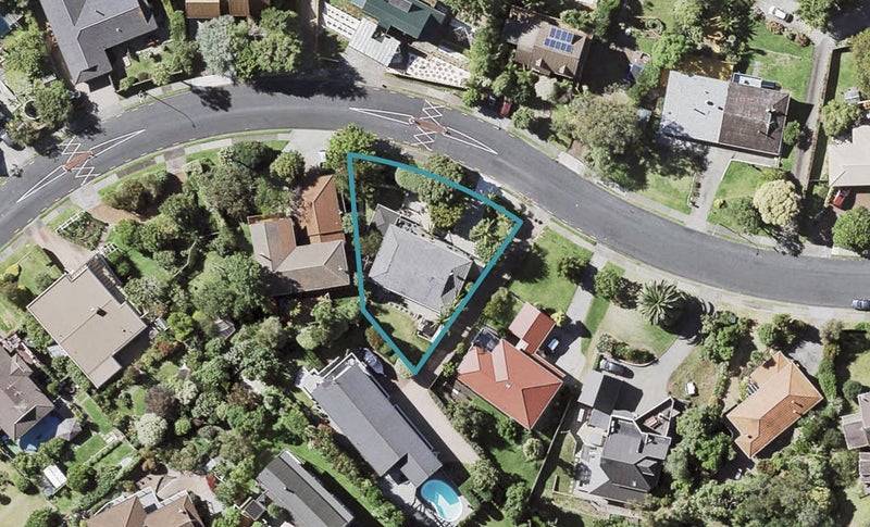 37 Castleton Drive, Howick, Auckland - Carousel 1