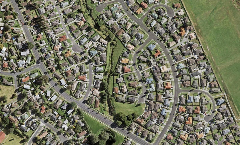 13 Loughinisland Place, Weymouth, Auckland - Carousel 1