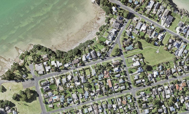 15 Ealing Crescent, Beachlands, Auckland - Carousel 1