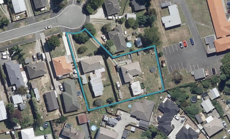 4/14 Hockin Place, Fairfield, Hamilton - Carousel 1