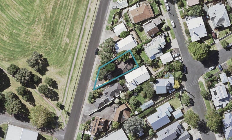 74 Wairoa Road, Narrow Neck, Auckland - Carousel 1