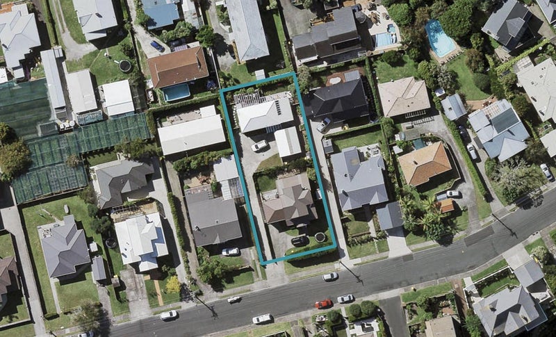 2/54 Norwood Road, Bayswater, Auckland - Carousel 1