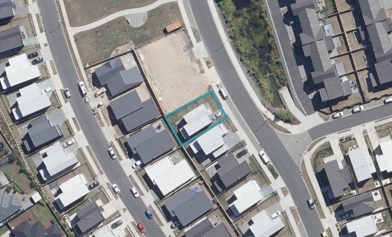 43 Tennille Street, Flagstaff, Hamilton - Carousel 1