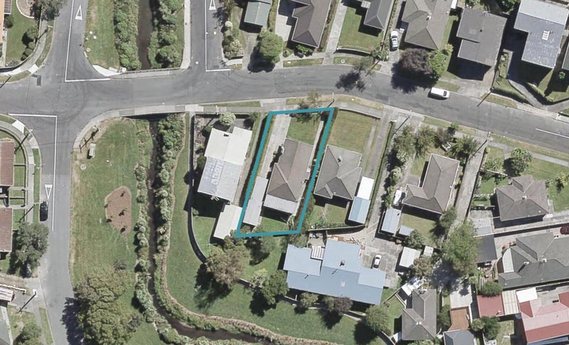 14 Tilbury Street, Fairfield, Lower Hutt - Carousel 1