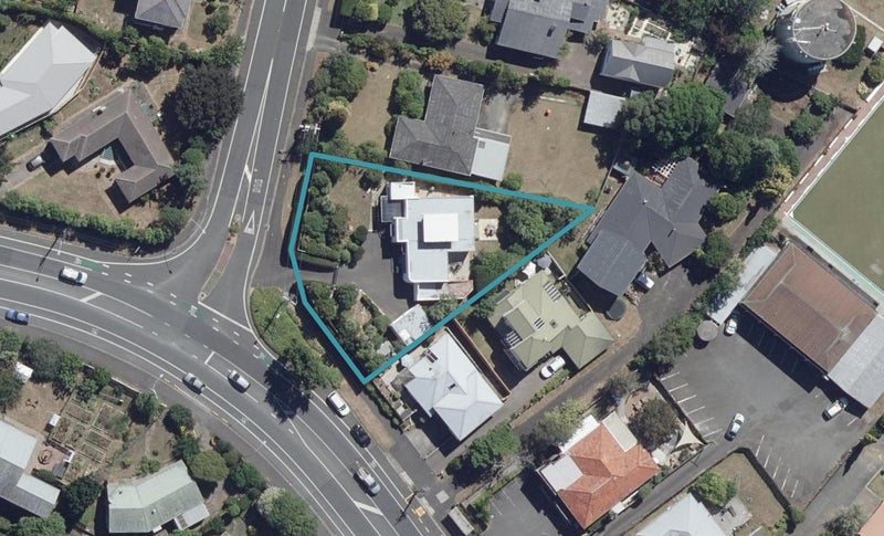 2 Hillcrest Road, Hillcrest, Hamilton - Carousel 1