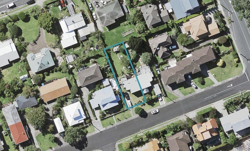 26 Westwell Road, Belmont, Auckland - Carousel 1