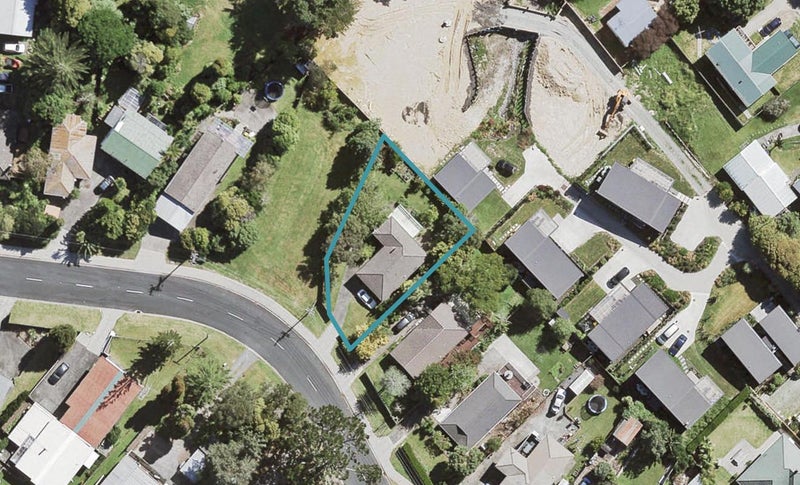 20 Parrs Cross Road, Henderson, Auckland - Carousel 1