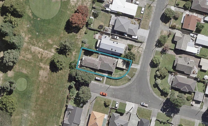 28 St James Avenue, Boulcott, Lower Hutt - Carousel 1