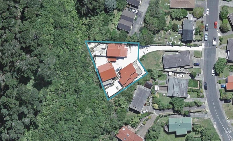 11 Percy Dyett Drive, Karori, Wellington - Carousel 1