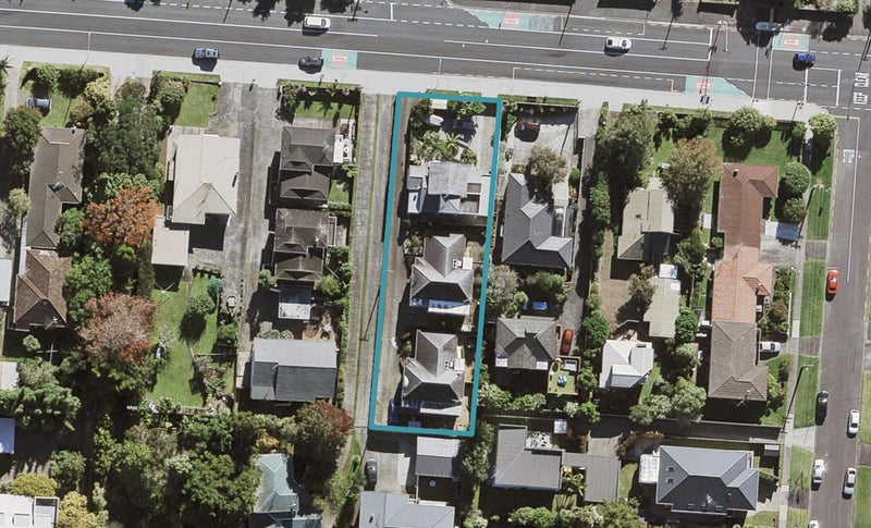 3/182 Onewa Road, Birkenhead, Auckland - Carousel 1