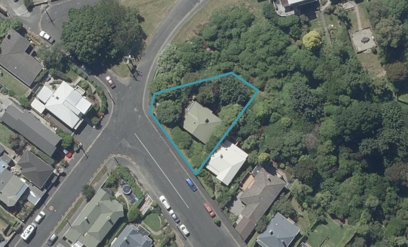 15 Chamberlain Street, Maori Hill, Dunedin - Carousel 1