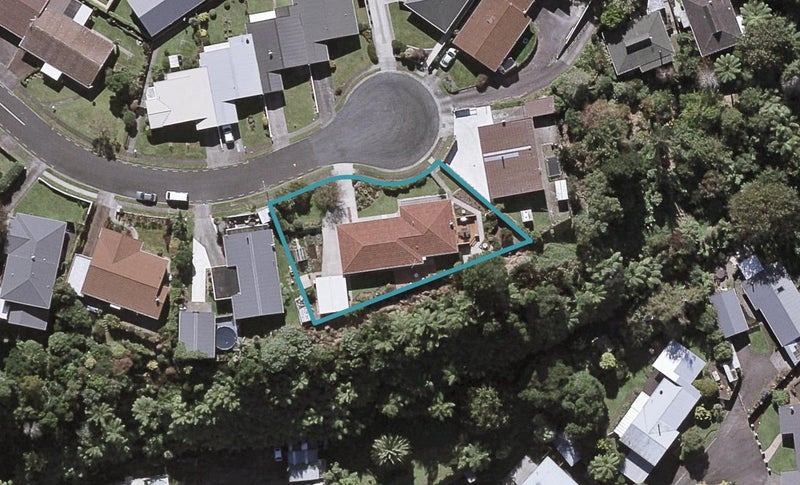 10 Evelyn Place, Welbourn, New Plymouth - Carousel 1