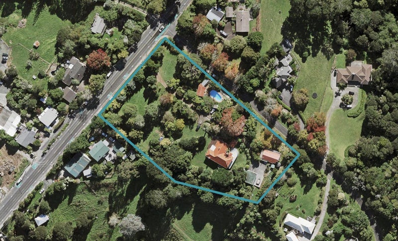 379 Upper Harbour Drive, Greenhithe, Auckland - Carousel 1