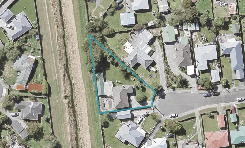 20 Hunt Street, Wainuiomata, Lower Hutt - Carousel 1