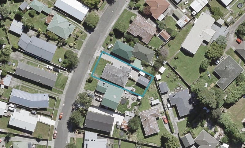 56 Oregon Drive, Maoribank, Upper Hutt - Carousel 1