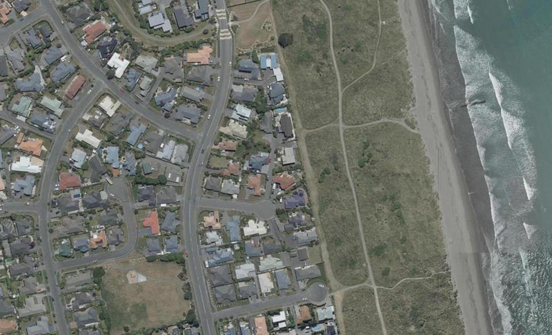 11 Neptune Place, Waimairi Beach, Christchurch - Carousel 1