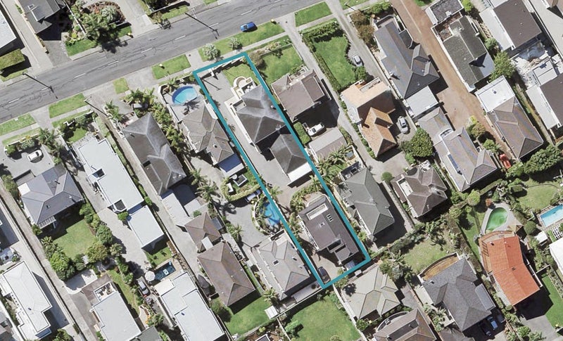 2/28 Takutai Avenue, Bucklands Beach, Auckland - Carousel 1