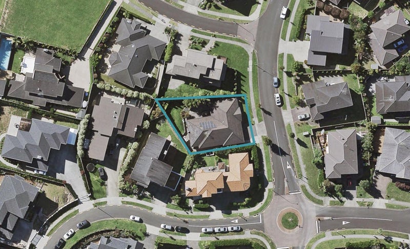34 Chateau Rise, Flat Bush, Auckland - Carousel 1