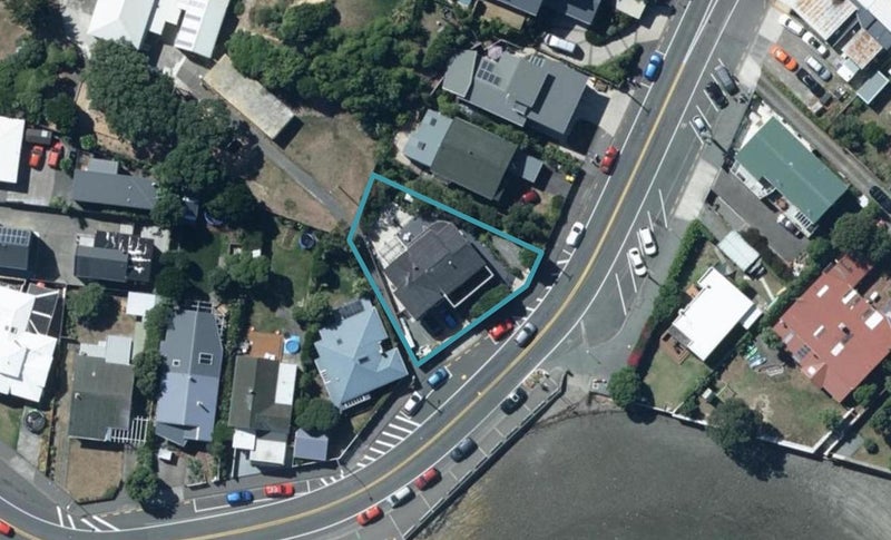 22 Beach Road, Plimmerton, Porirua - Carousel 1