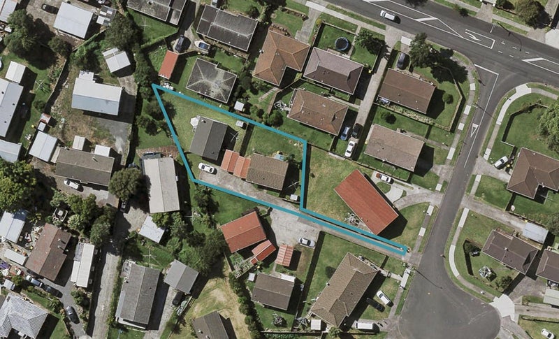 5 Townley Place, Clover Park, Auckland - Carousel 1