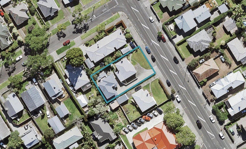 98A Point Chevalier Road, Point Chevalier, Auckland - Carousel 1