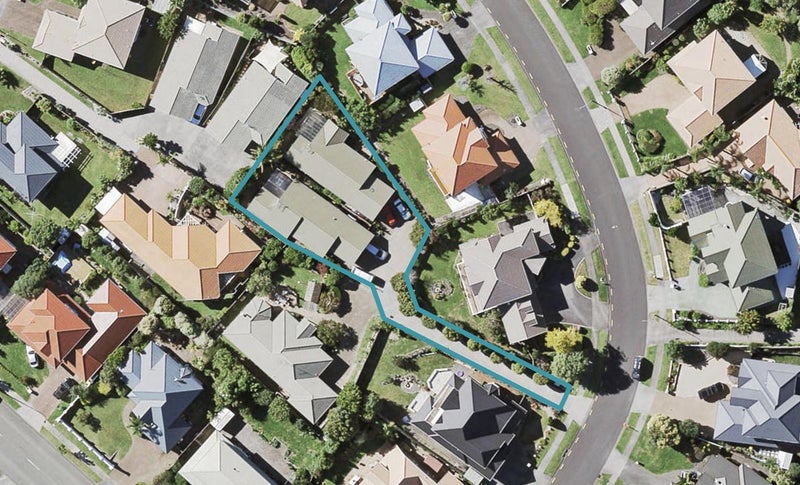 2/12 Rochester Crescent, Somerville, Auckland - Carousel 1