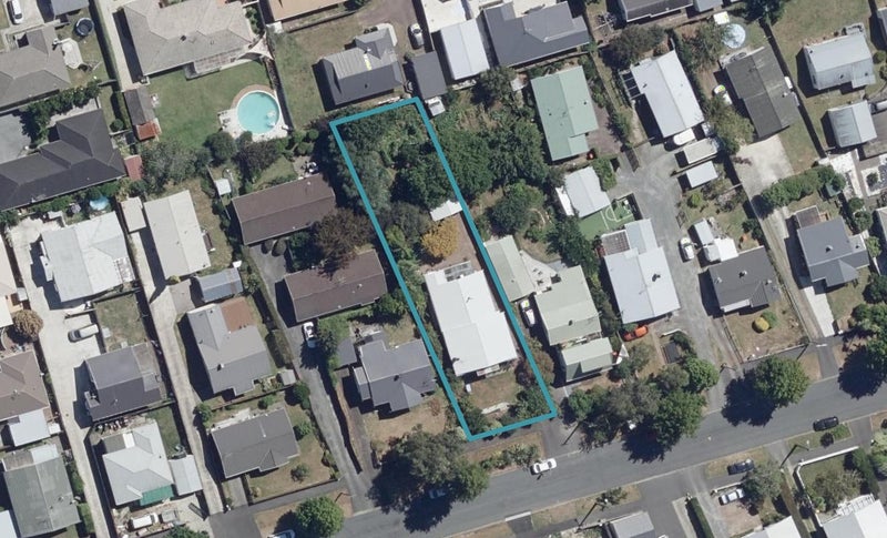 27 Claude Street, Fairfield, Hamilton - Carousel 1