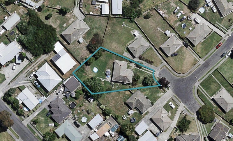 16 Bisson Place, Maraenui, Napier - Carousel 1