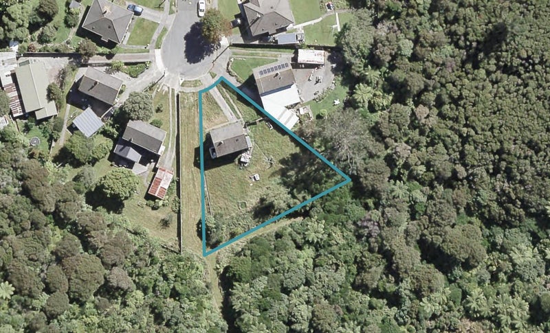 10 Boyd Grove, Naenae, Lower Hutt - Carousel 1