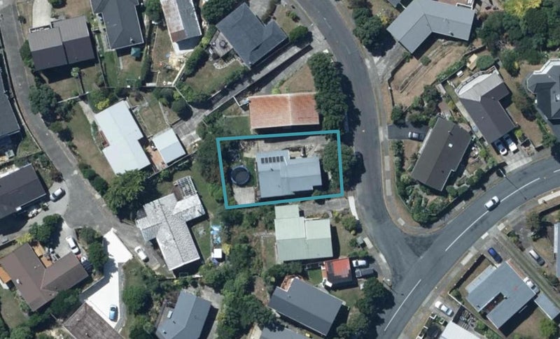 5 Forth Place, Papakowhai, Porirua - Carousel 1