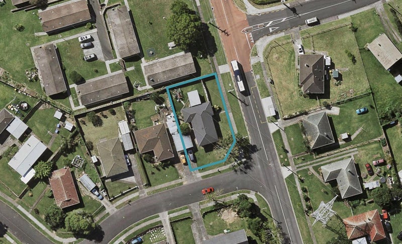 1 Carey Place, Otara, Auckland - Carousel 1