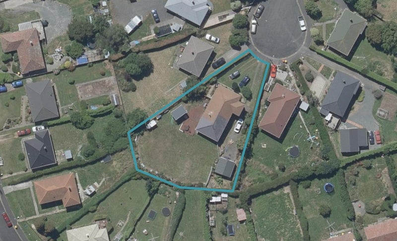 8 Ellersley Street, Halfway Bush, Dunedin - Carousel 1